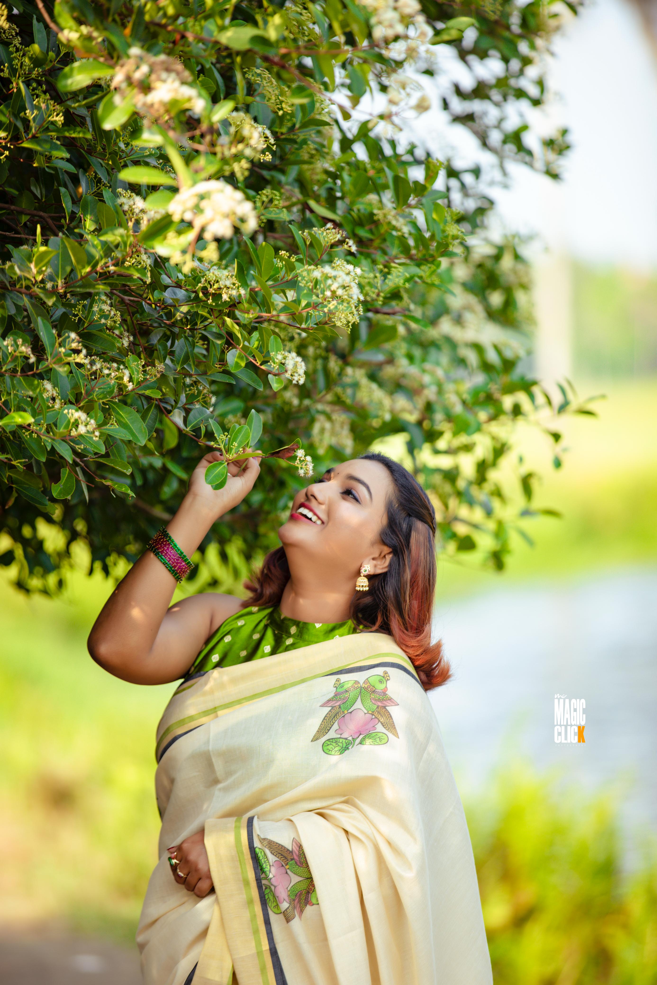 Raja Chithra - Tajore Paintings Digital Printed Tissue saree