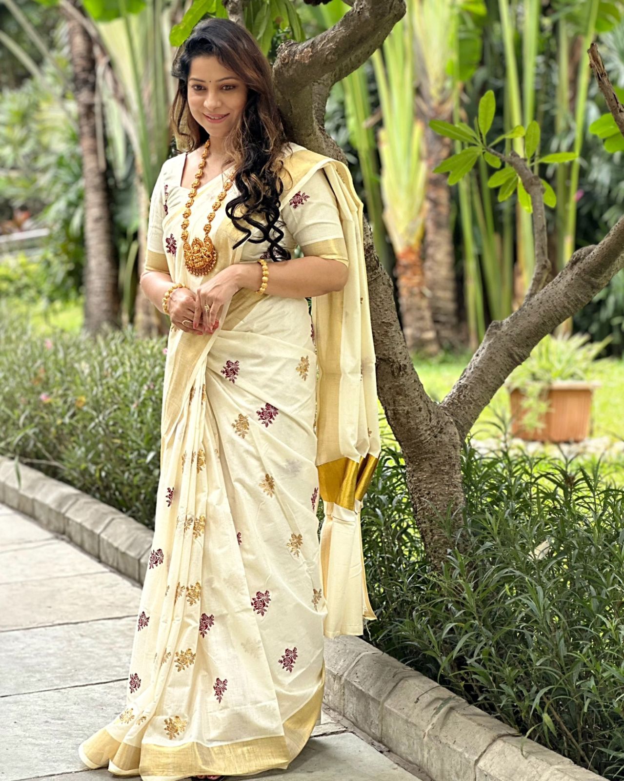 Rose embroidered cotton saree