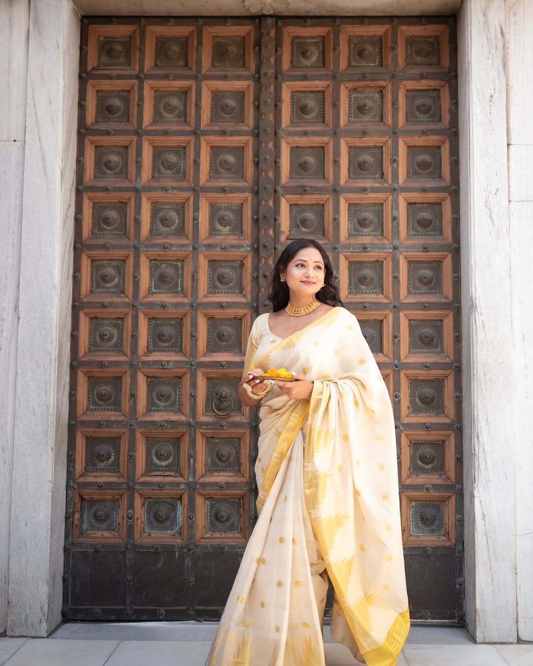 Kaavyam , Handloom Replica tissue saree