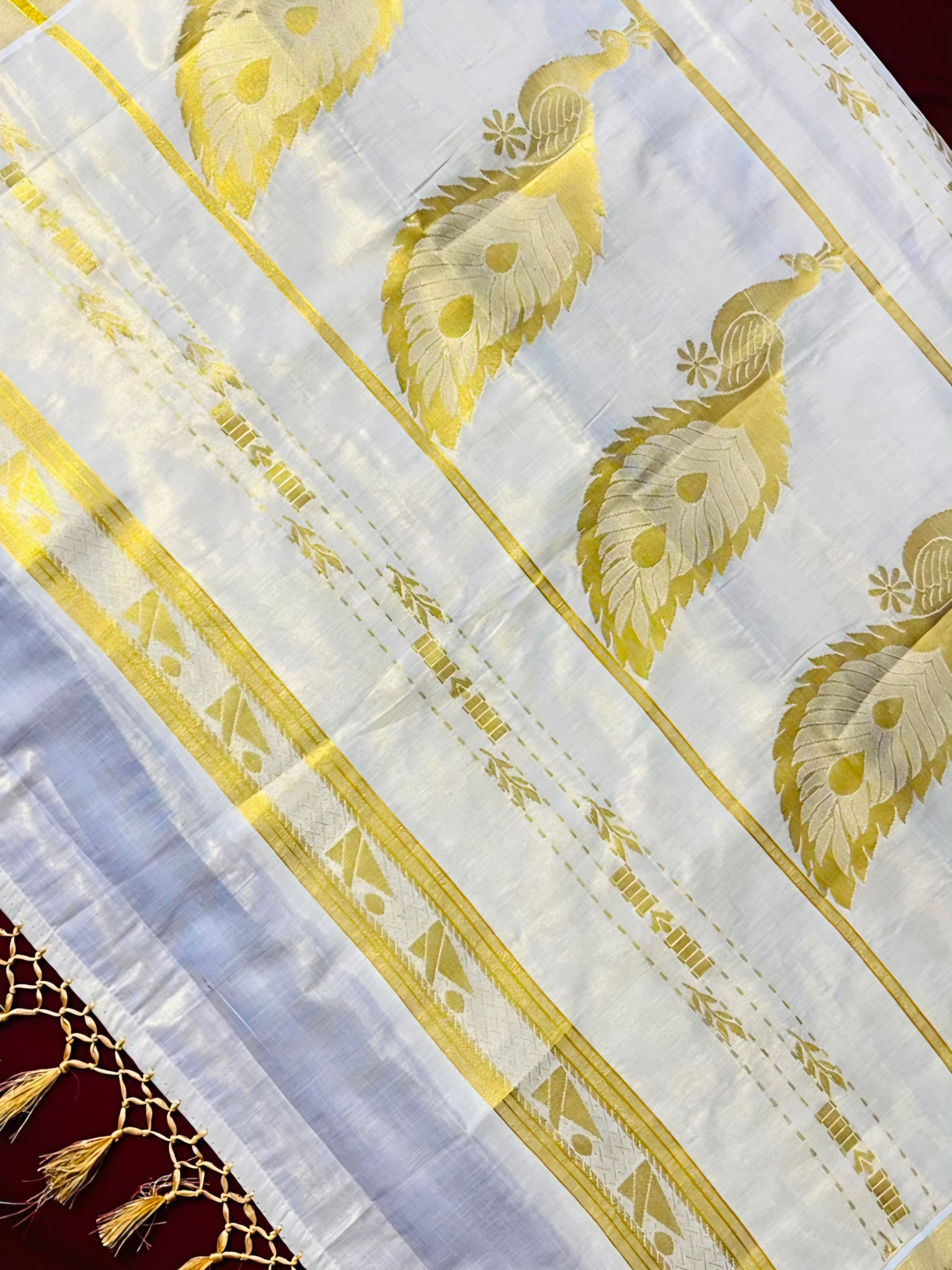 Mayilazhagu : Golden tissue weaved design (handloom replica)